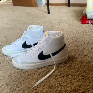 Nike blazers woman’s size 8.5. Never worn.